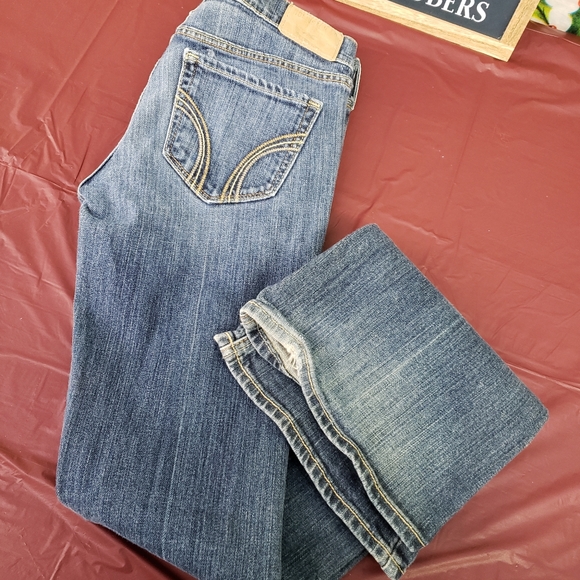 Hollister Jeans - Picture 2 of 4